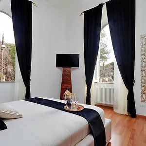 https://dolce-casa-colosseo.it-romehotels.com